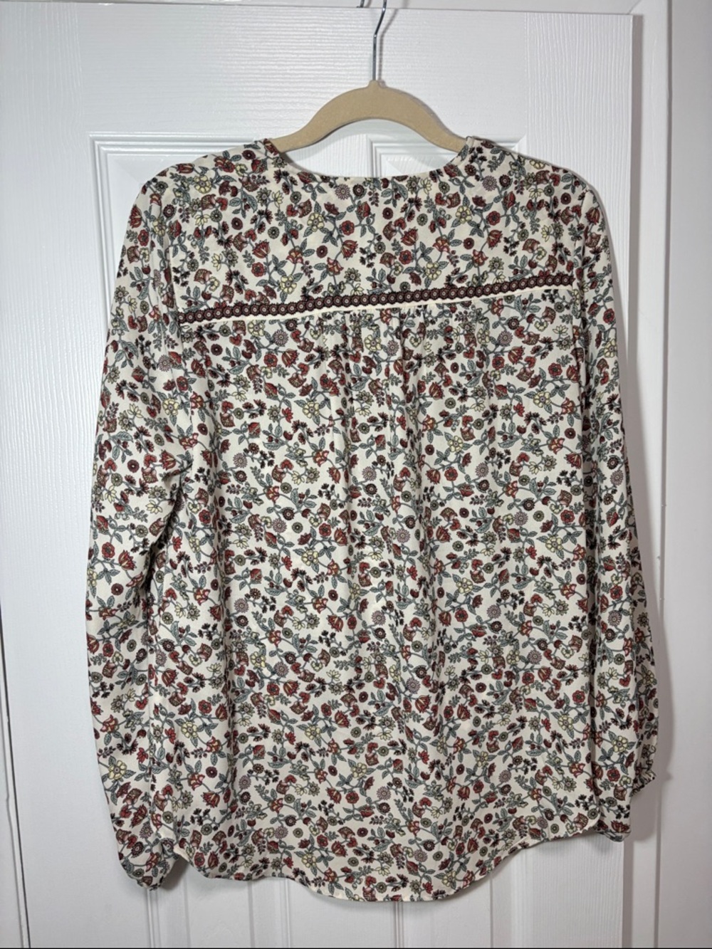Max Studio Cream Floral V-Neck Wrap Blouse with Brown Trim - Picture 5 of 5